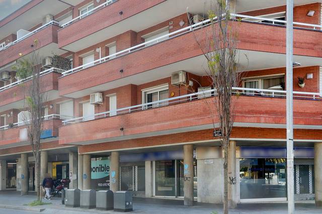 Local comercial en Alquiler en CR MONTCADA en Segle XX