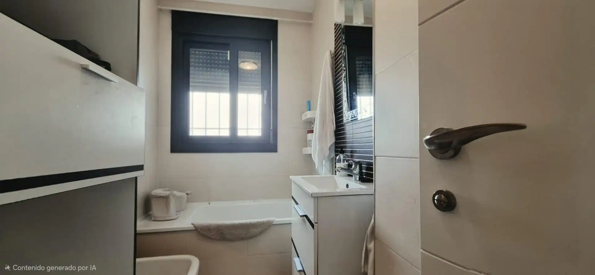 Baño de Ático en venta en El Ejido con Aire acondicionado, Terraza y Trastero