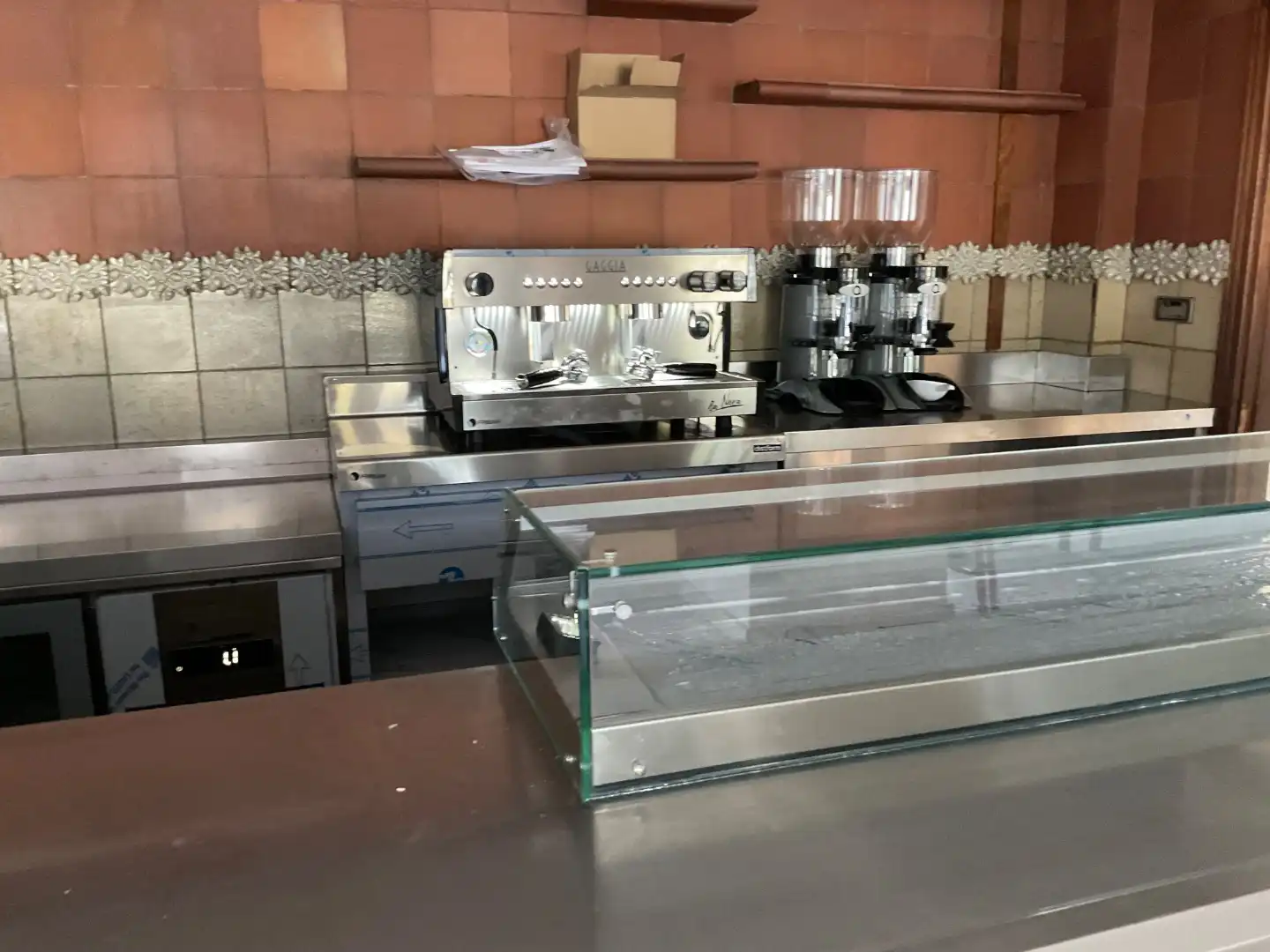 Cuina de Local de lloguer en Azuqueca de Henares amb Aire condicionat, Terrassa i Moblat