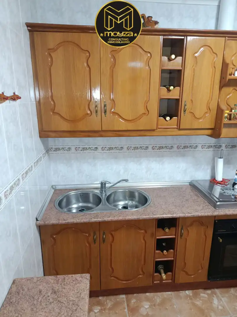 Cocina de Casa o chalet en venta en Fuerte del Rey con Aire acondicionado, Calefacción y Terraza