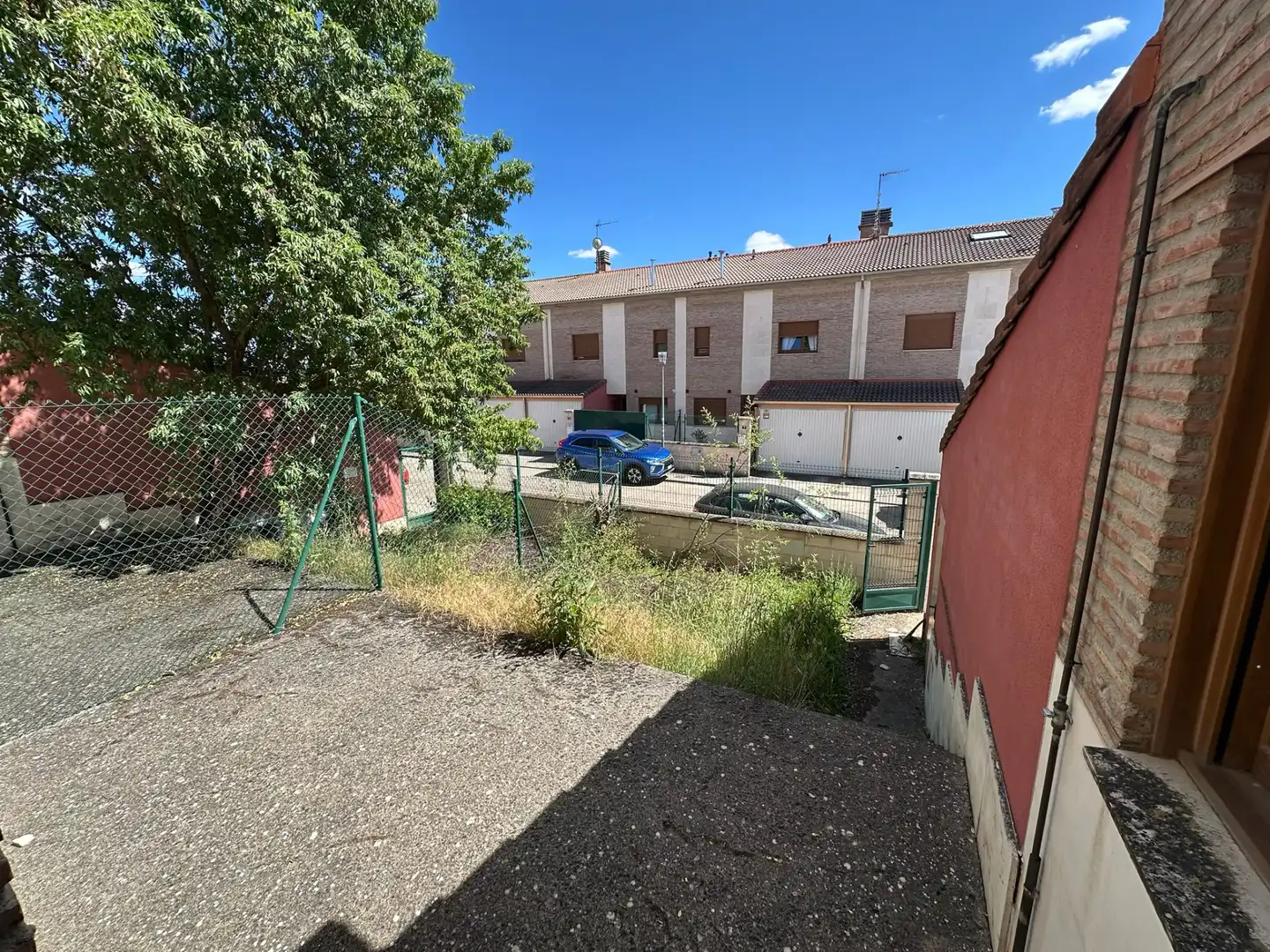 Parking de Casa adosada en venta en Villariezo con Calefacción y Jardín privado