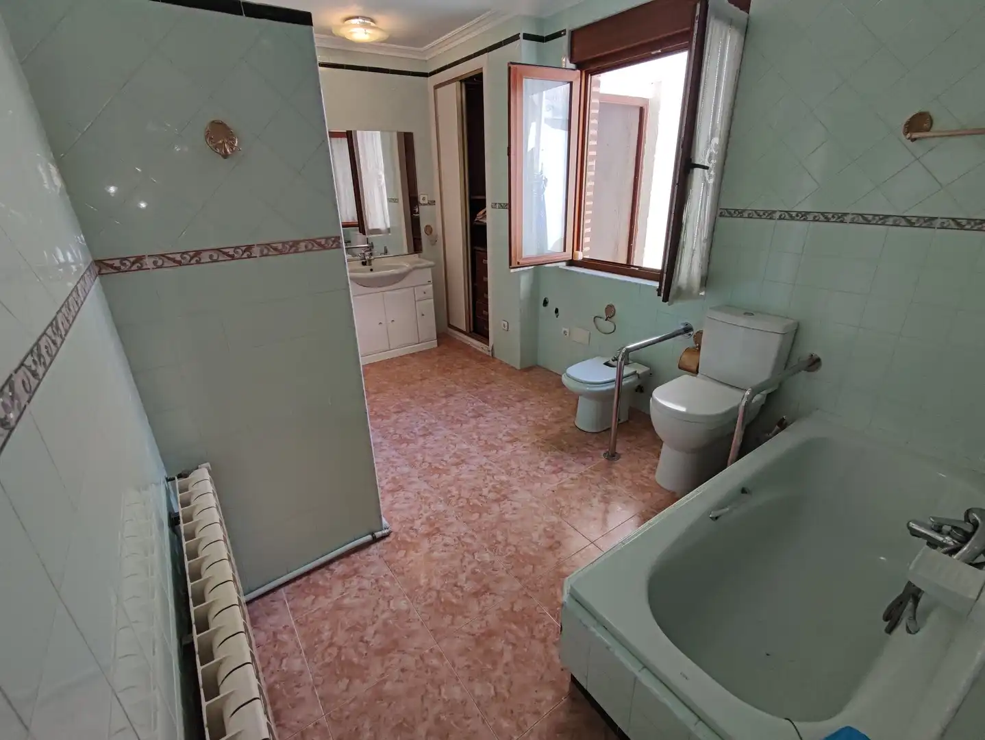 Baño de Finca rústica en venta en Villarramiel con Calefacción, Terraza y Trastero