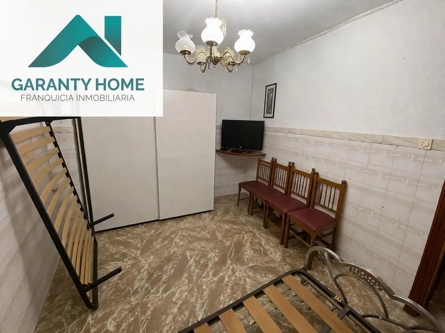 Sala d'estar de Casa o xalet en venda en Torredonjimeno amb Aire condicionat, Terrassa i Traster