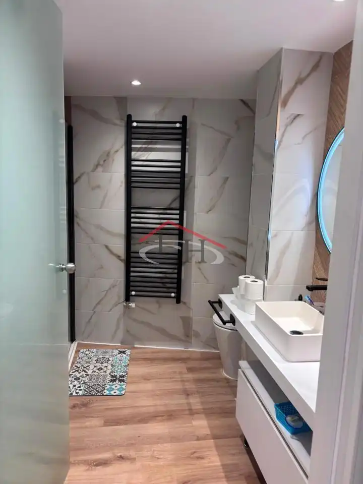 Bathroom of Flat for sale in León Capital   with Heating, Parquet flooring and Terrace