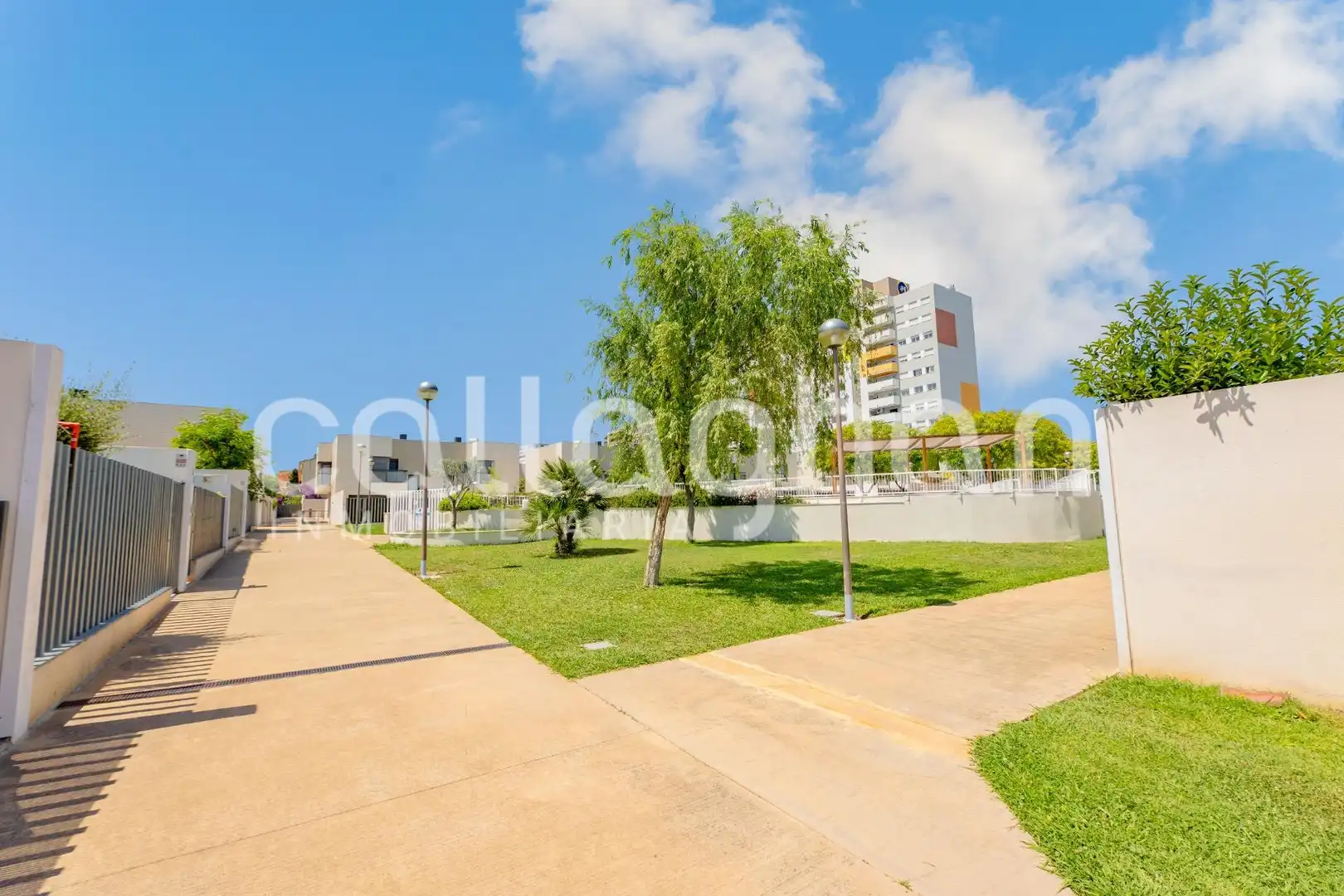 Exterior view of Detached homes for rent in Paterna  with Air Conditioner, Heating and Private garden