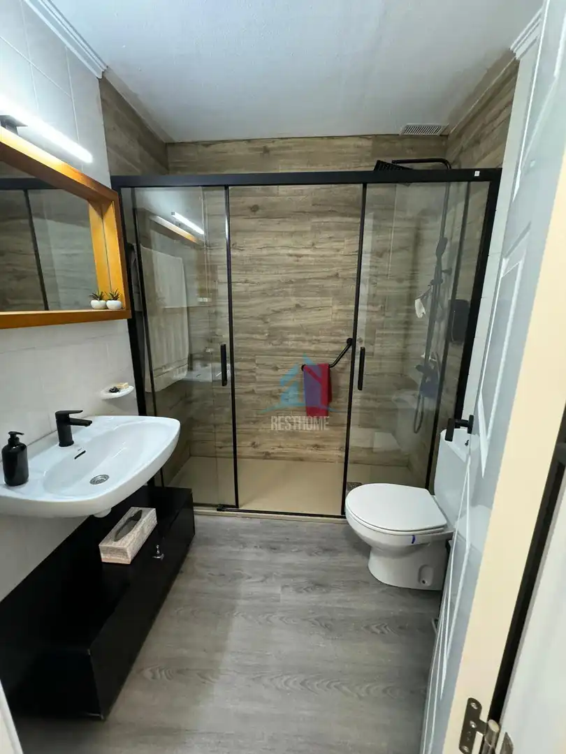 Bany de Casa o xalet en venda en Tavernes de la Valldigna amb Aire condicionat, Terrassa i Piscina comunitària
