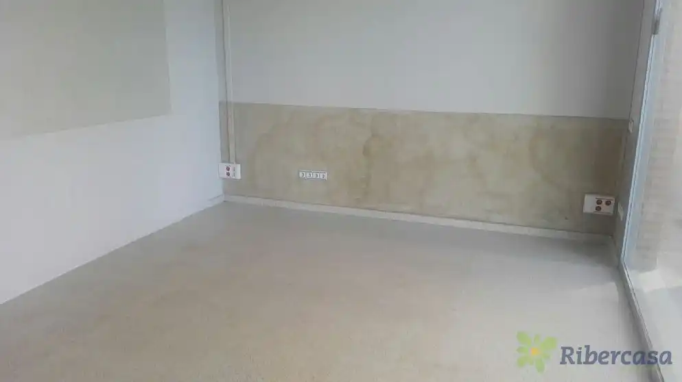 Gewerbefläche zum Verkauf in Avenida de la Paz, imagen 2