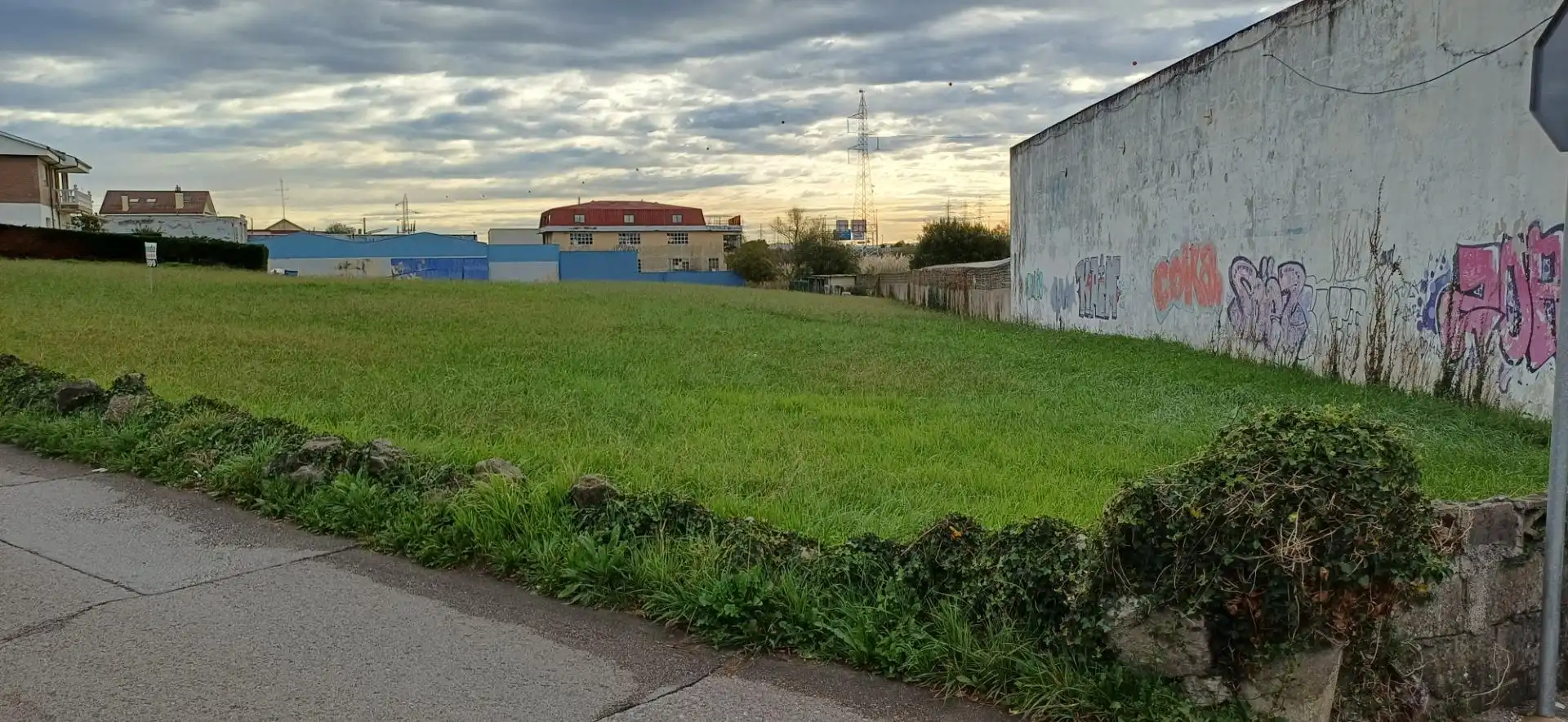 Residencial en venta en Calle de Joaquín Salas, Peñacastillo - Nueva Montaña