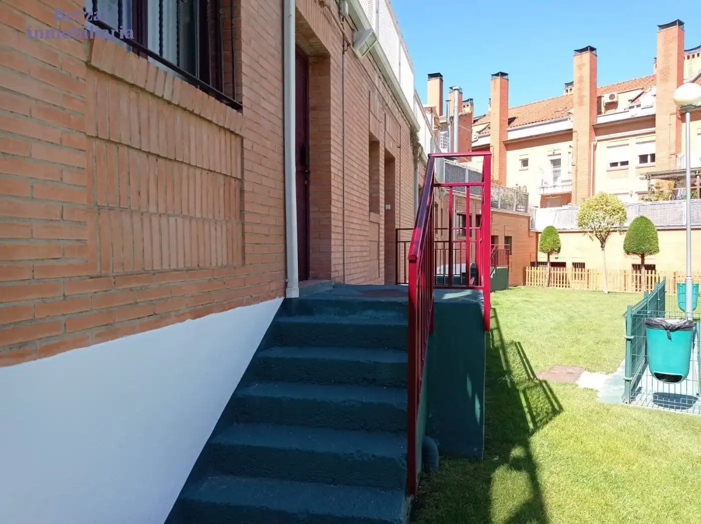 Vista exterior de Residencial en venda en Villamediana de Iregua