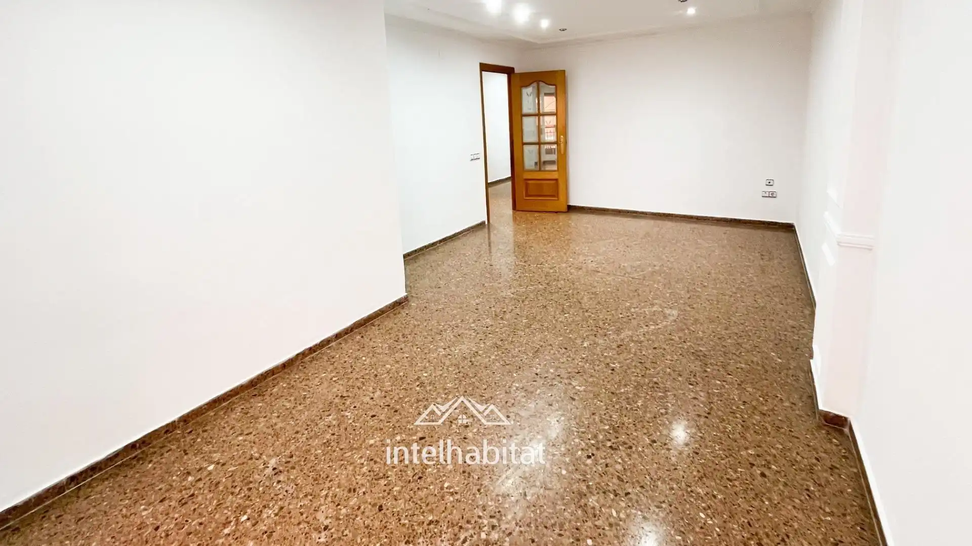Exterior view of Flat for sale in Paterna  with Air Conditioner, Terrace and Balcony