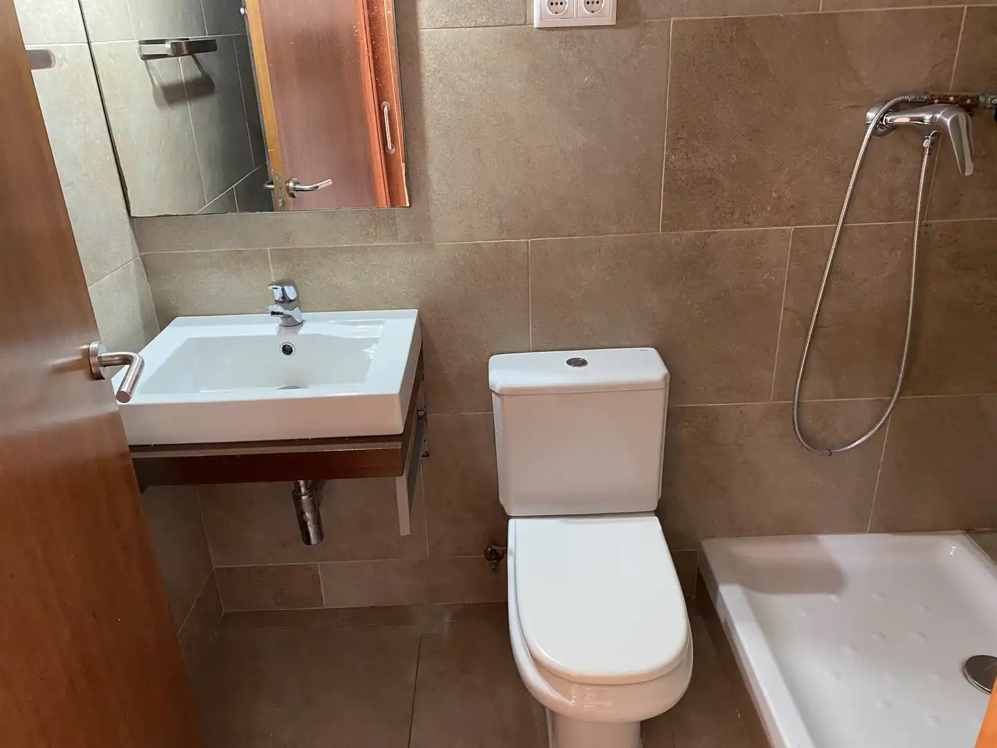 Baño de Piso en venta en Gelida con Aire acondicionado, Calefacción y Amueblado