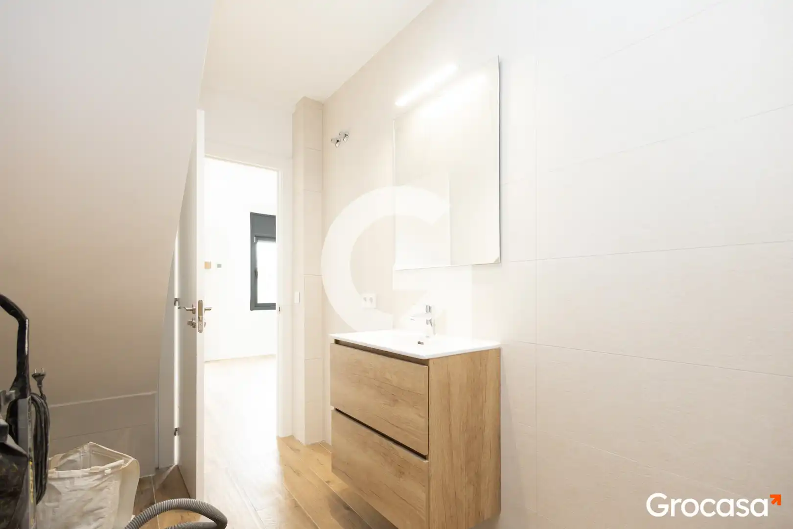 Bathroom of Flat for sale in Sant Vicenç Dels Horts  with Air Conditioner, Heating and Terrace
