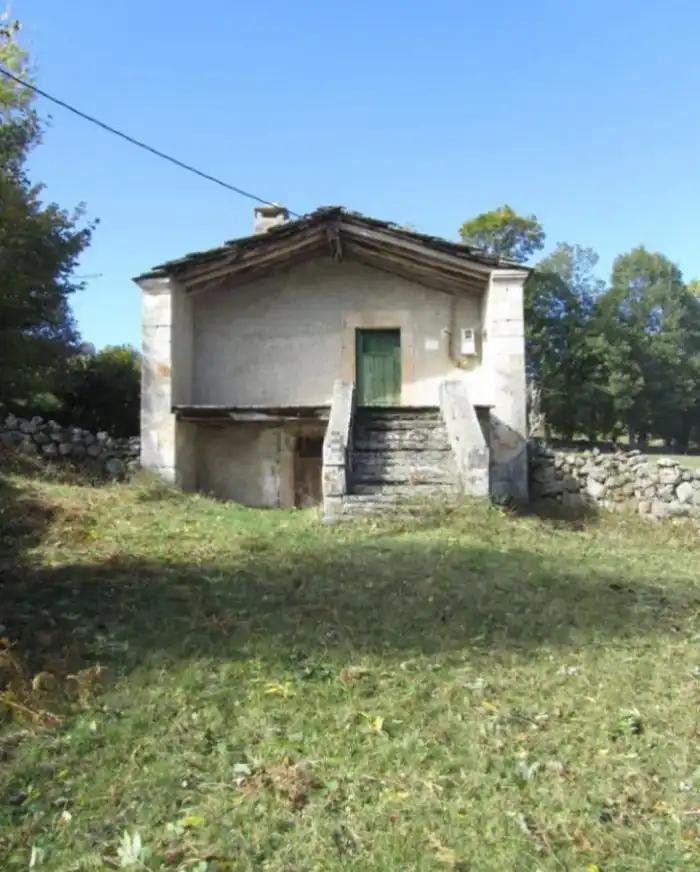 Casa rústica amb jardí en venda a Espinosa de los Monteros