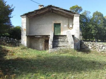 Landhaus mit Garten zum Verkauf in Espinosa de los Monteros
