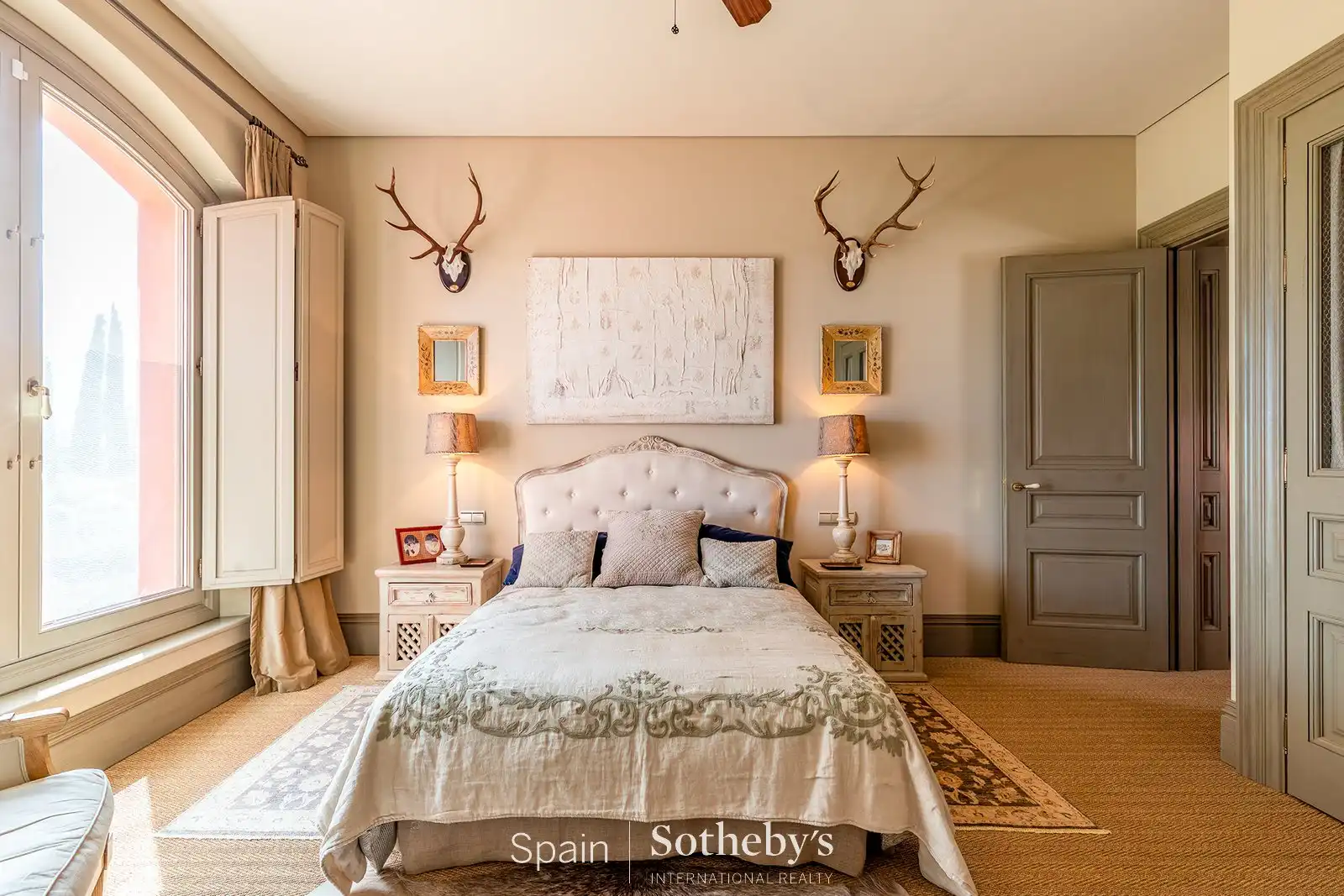 Schlafzimmer von Residential zum Verkauf in Casarrubios del Monte