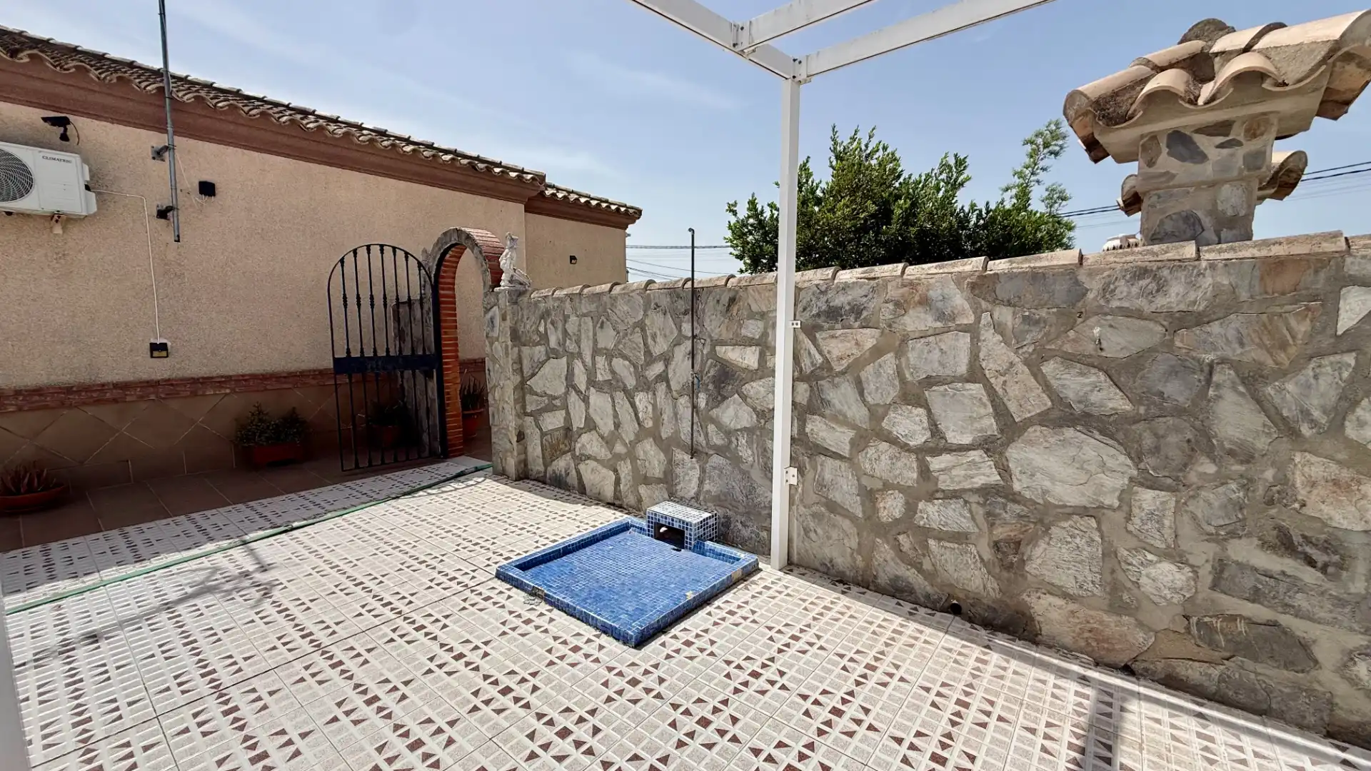 Terraza de Casa o chalet en venta en Chiclana de la Frontera con Aire acondicionado, Calefacción y Jardín privado
