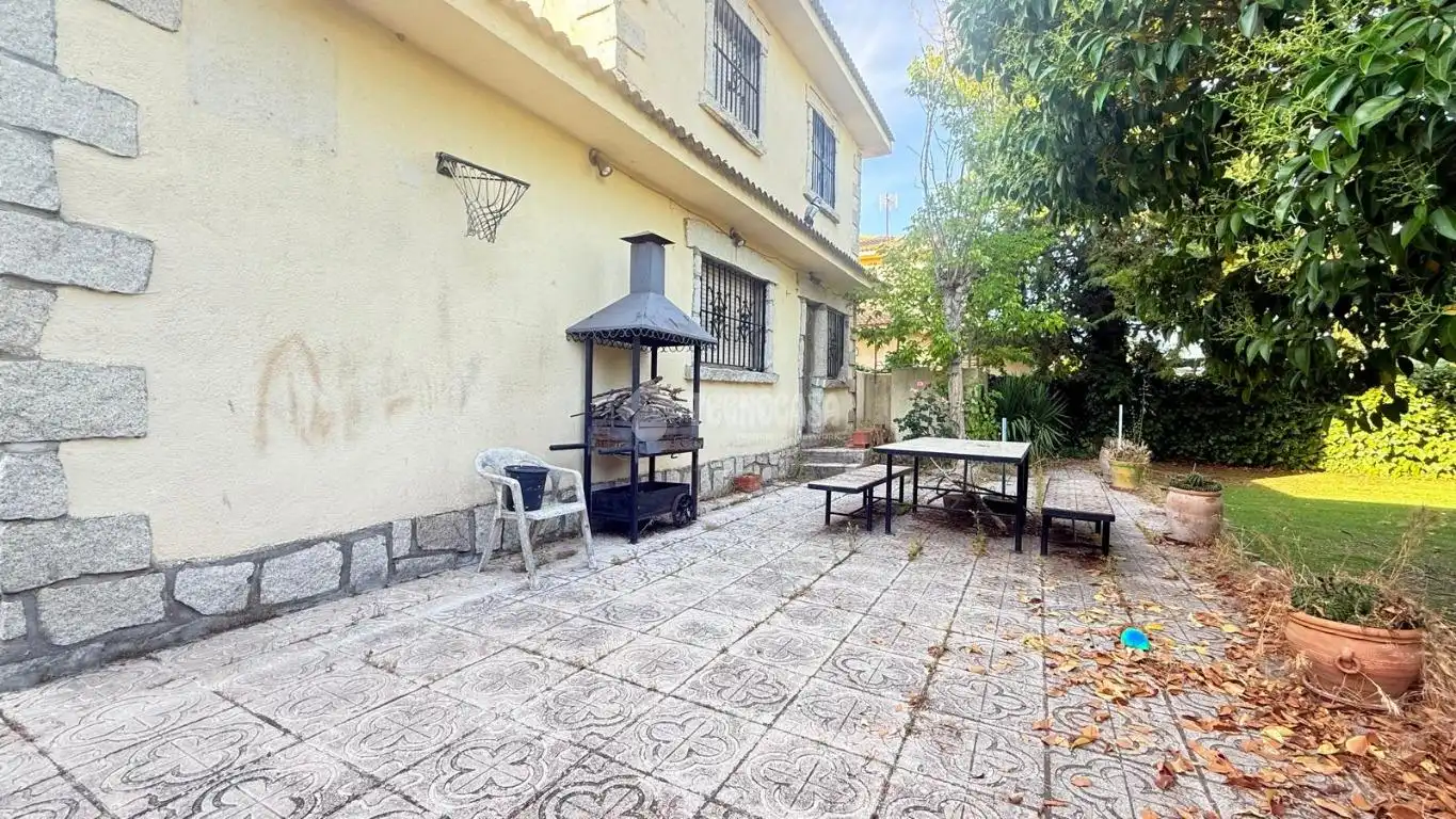 Terraza de Casa adosada en venta en Camarena con Calefacción, Trastero y Piscina comunitaria