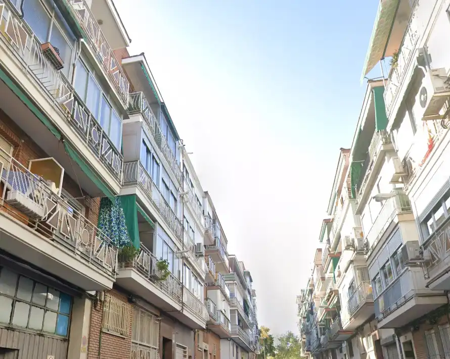 Vista exterior de Piso en venta en Madrid