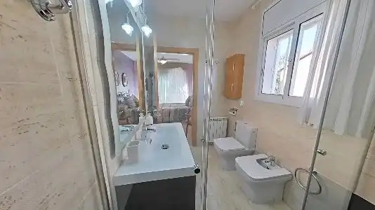 Baño de Casa o chalet en venta en Santa Perpètua de Mogoda con Aire acondicionado, Calefacción y Jardín privado