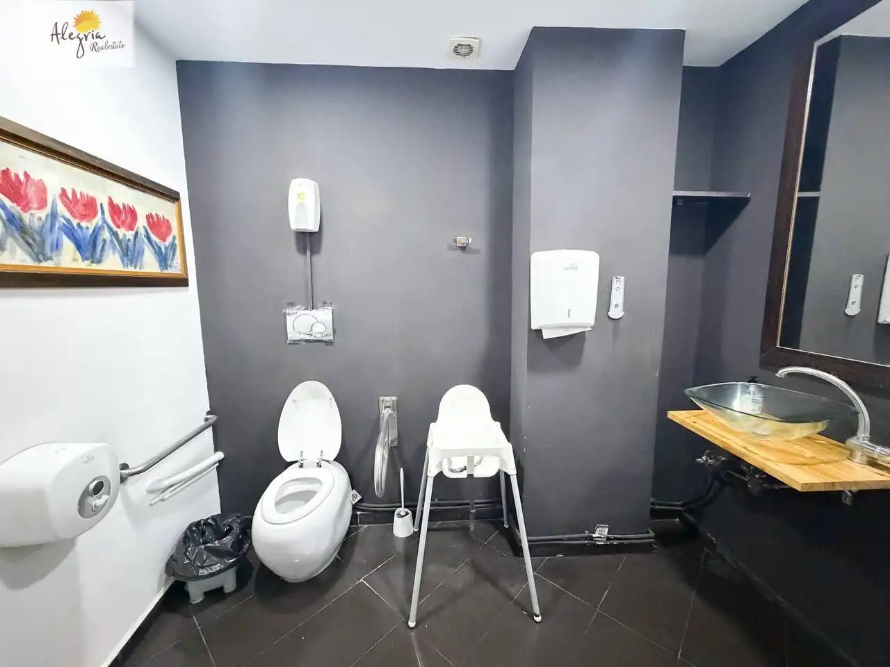 Badezimmer von Geschaftsraum zur Miete in Valencia mit Klimaanlage, Terrasse und Möbliert