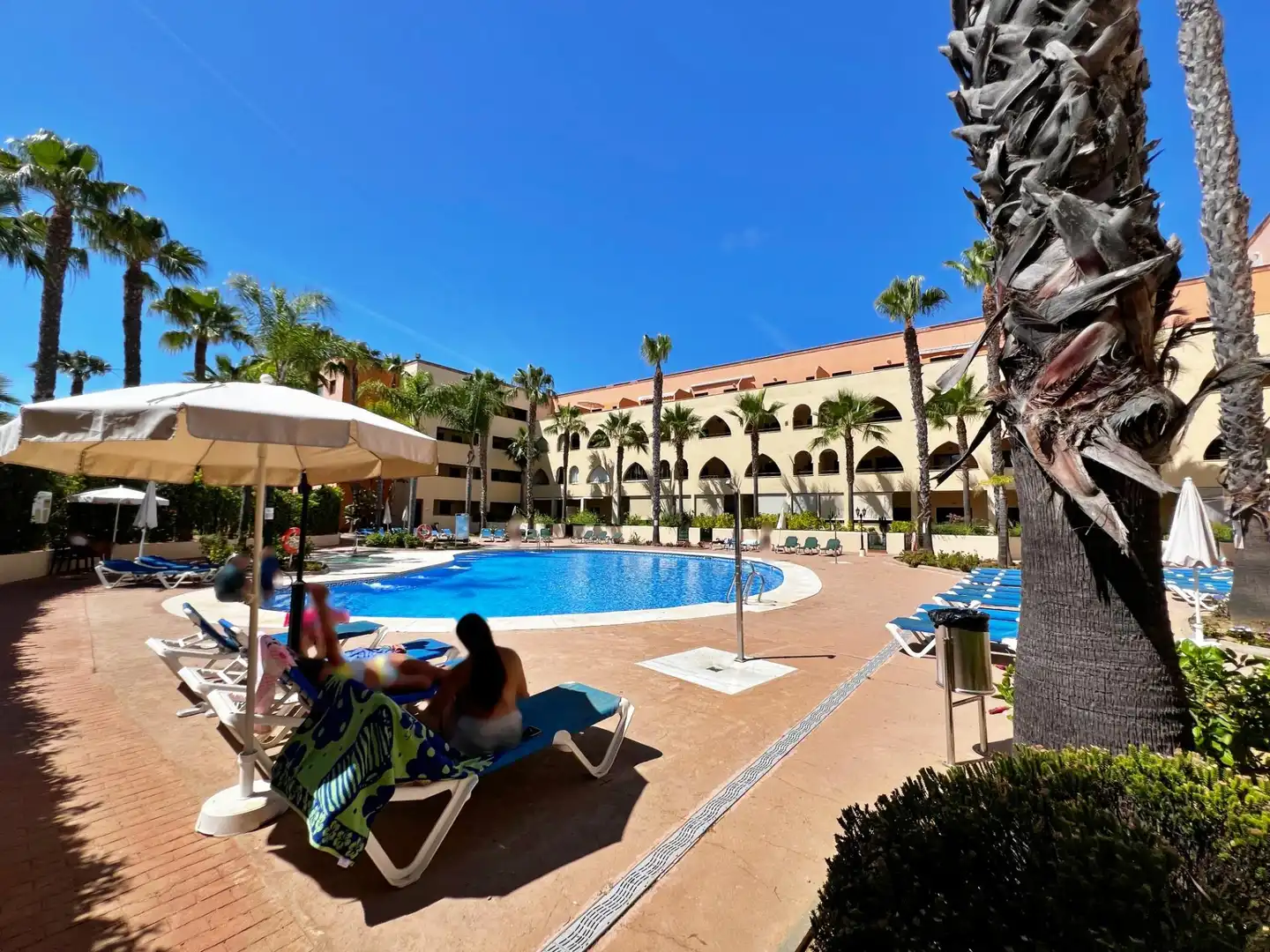 Piscina de Casa adosada en venta en Ayamonte con Aire acondicionado, Calefacción y Terraza
