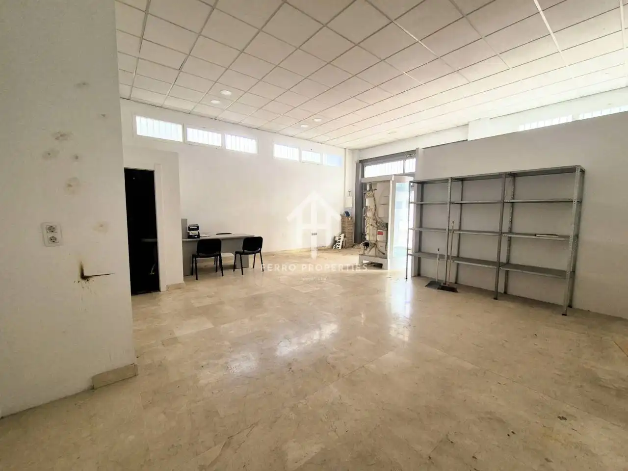 Locale commerciale in affitto a Avenida Rafael Pérez del Álamo 1