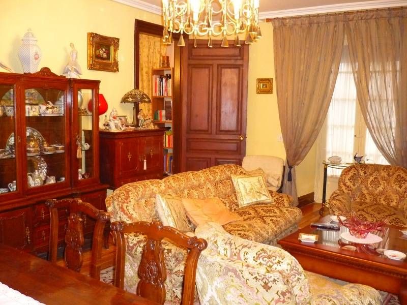 Living room of Flat for sale in Zamora Capital   with Heating, Parquet flooring and Storage room