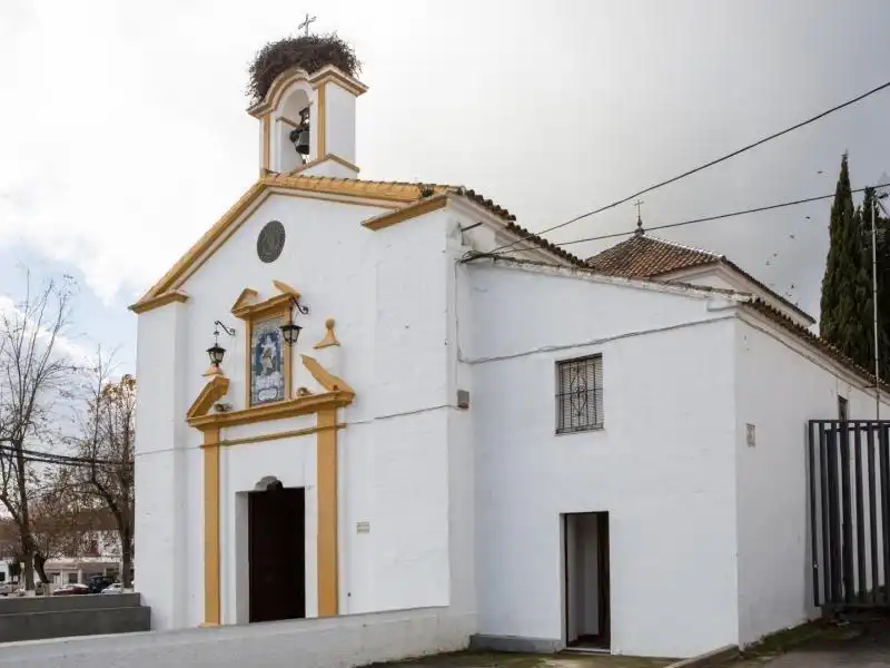 Vista exterior de Casa o xalet en venda en Cazalla de la Sierra amb Jardí privat, Traster i Piscina