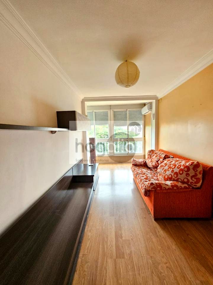 Sala d'estar de Pis en venda en  Sevilla Capital amb Aire condicionat i Moblat