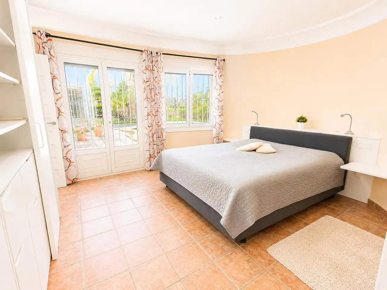 Habitación de Casa o chalet en venta en Oliva con Terraza y Piscina comunitaria