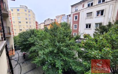 Vista exterior de Pis en venda en Santander