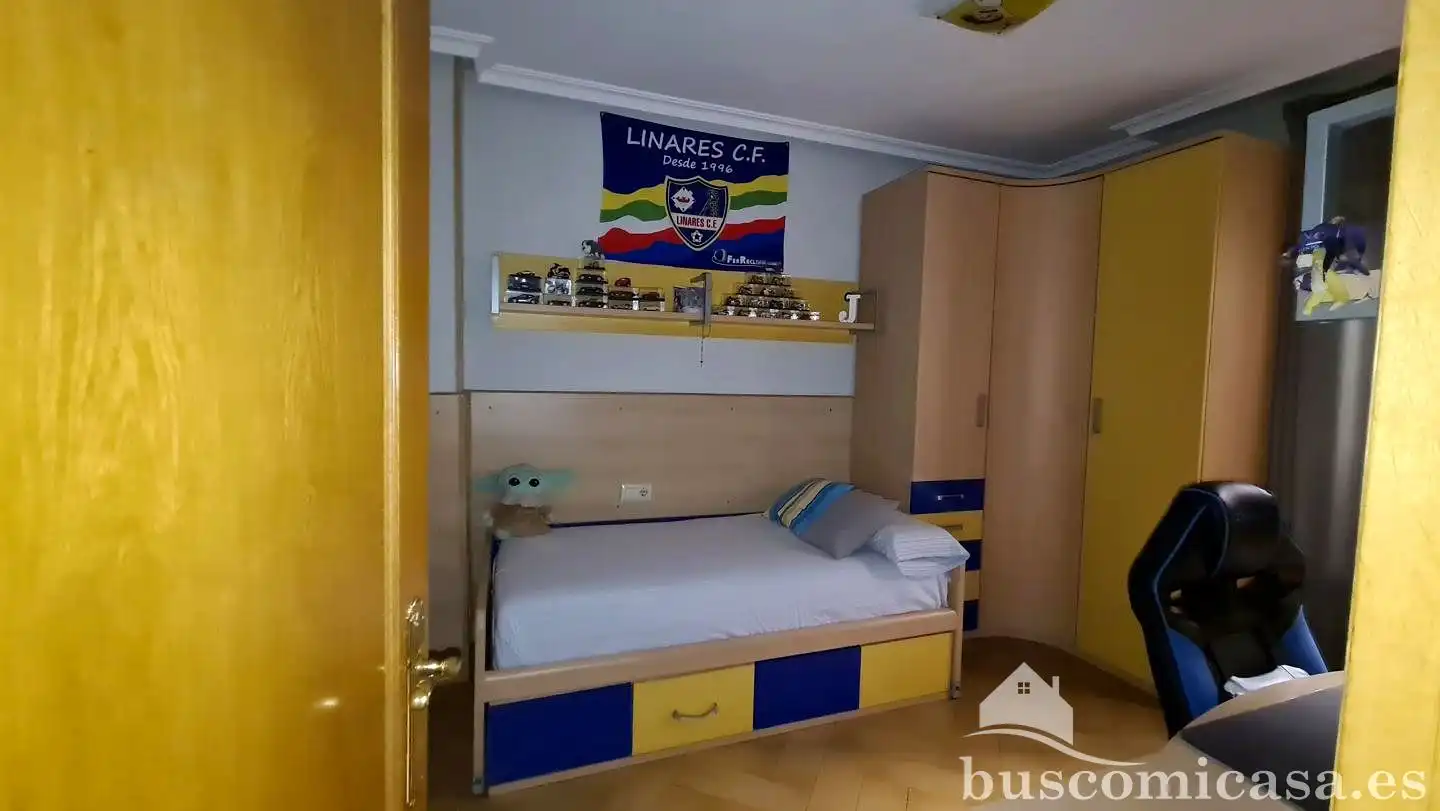 Habitación de Planta baja en venta en Linares con Aire acondicionado