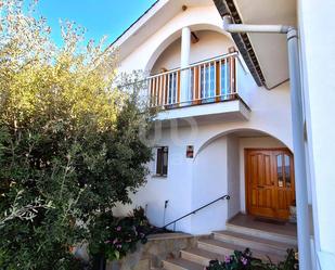 Vista exterior de Casa o xalet en venda en L'Esquirol amb Terrassa i Piscina