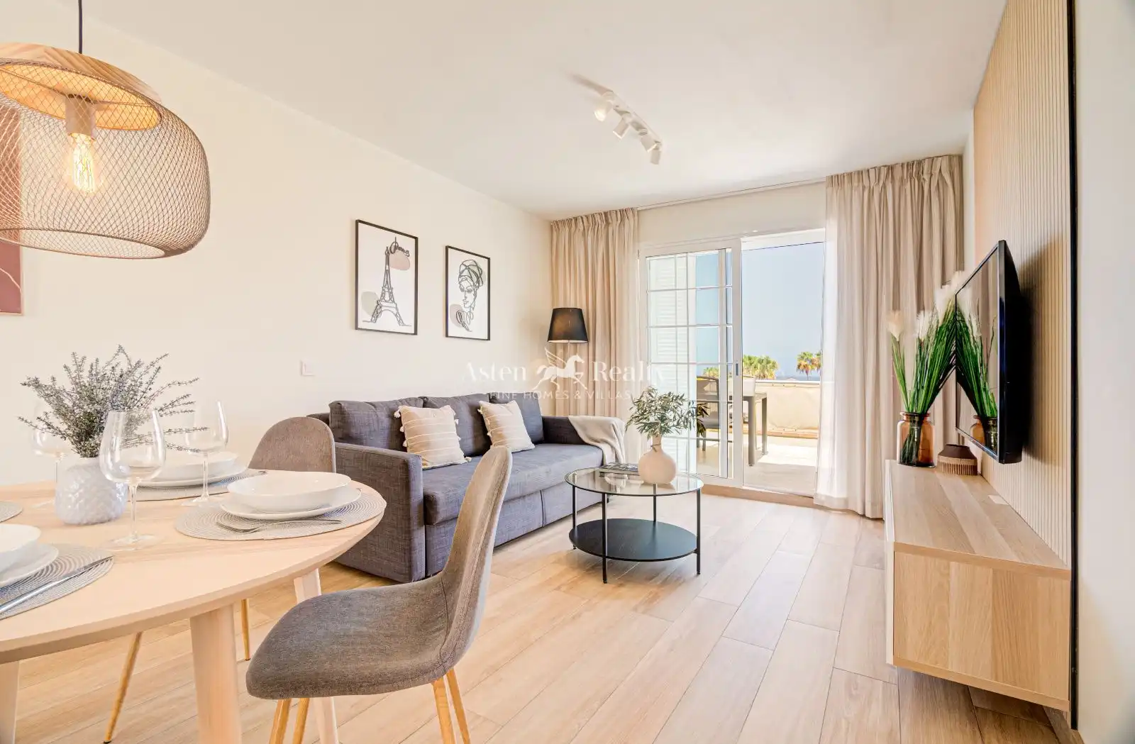 Wohnzimmer von Dachboden zum Verkauf in Adeje mit Klimaanlage, Terrasse und Schwimmbad