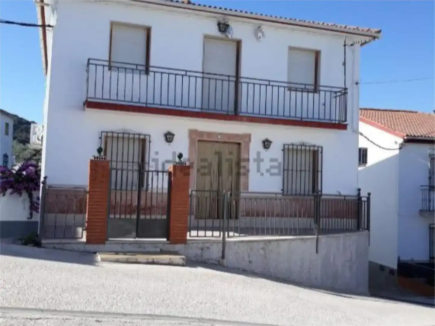 Vista exterior de Dúplex en venda en Iznájar amb Aire condicionat, Jardí privat i Traster