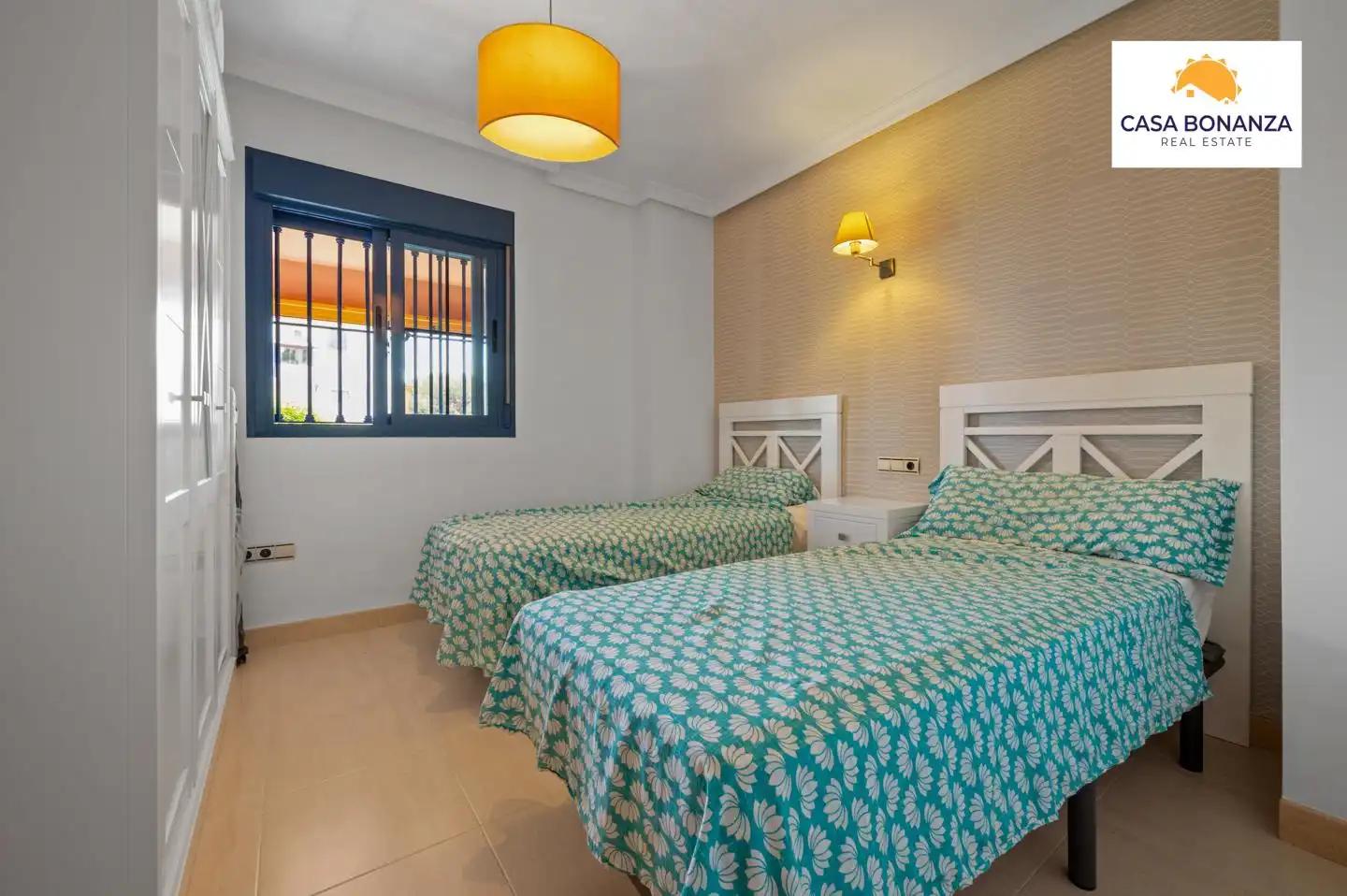 Schlafzimmer von Wohnungen zum Verkauf in Almuñécar mit Klimaanlage, Terrasse und Abstellraum