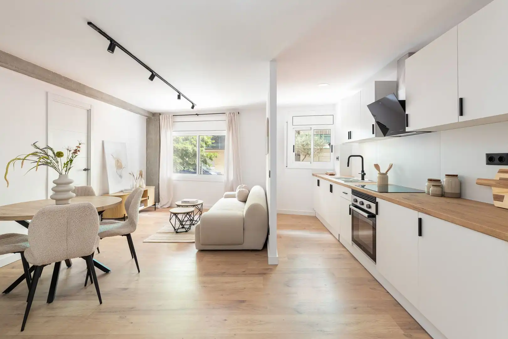 Sala de estar de Piso en venta en Esparreguera con Parquet, Amueblado y Horno