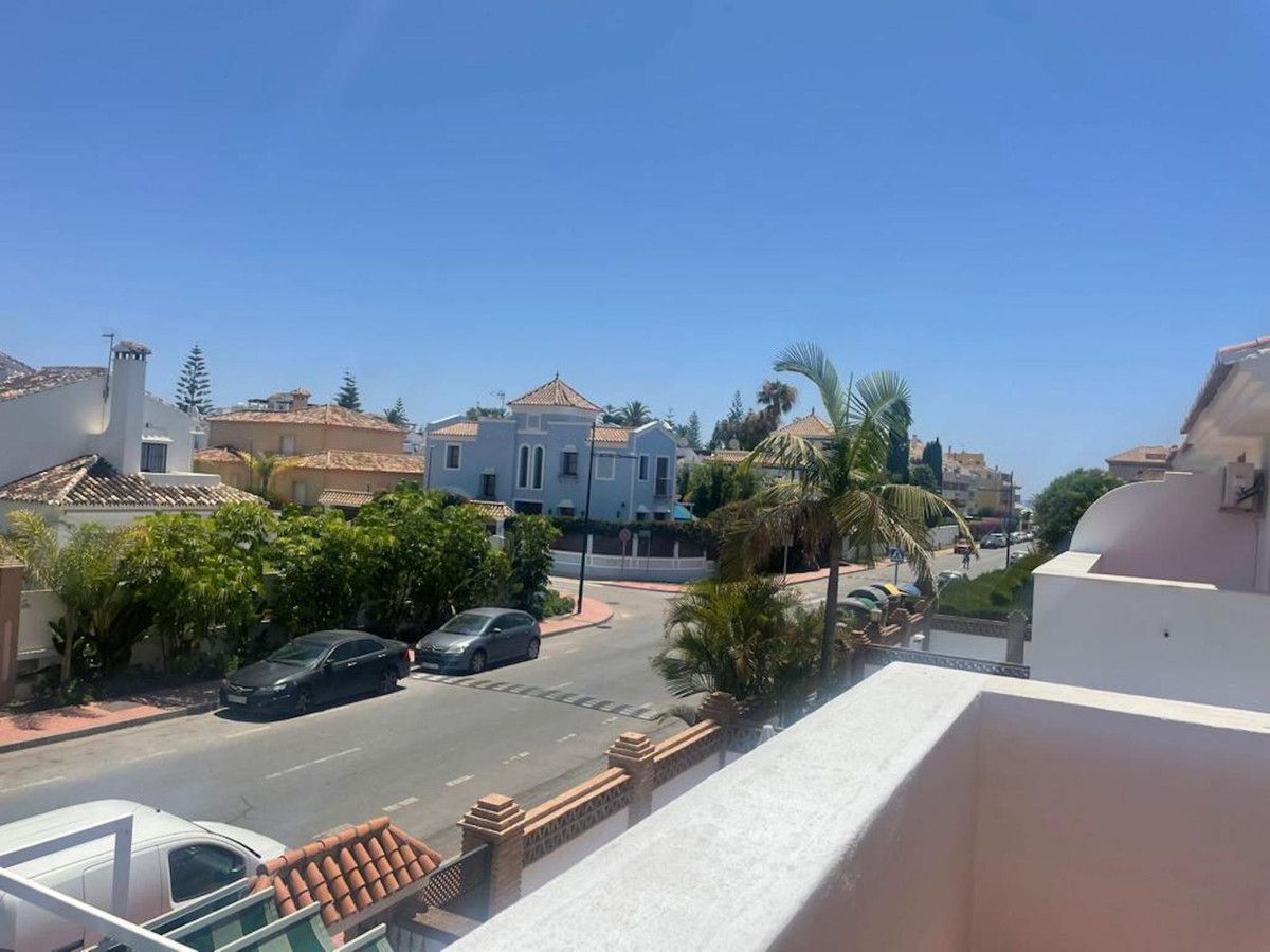 Exterior view of Single-family semi-detached to rent in Marbella  with Air Conditioner, Terrace and Furnished