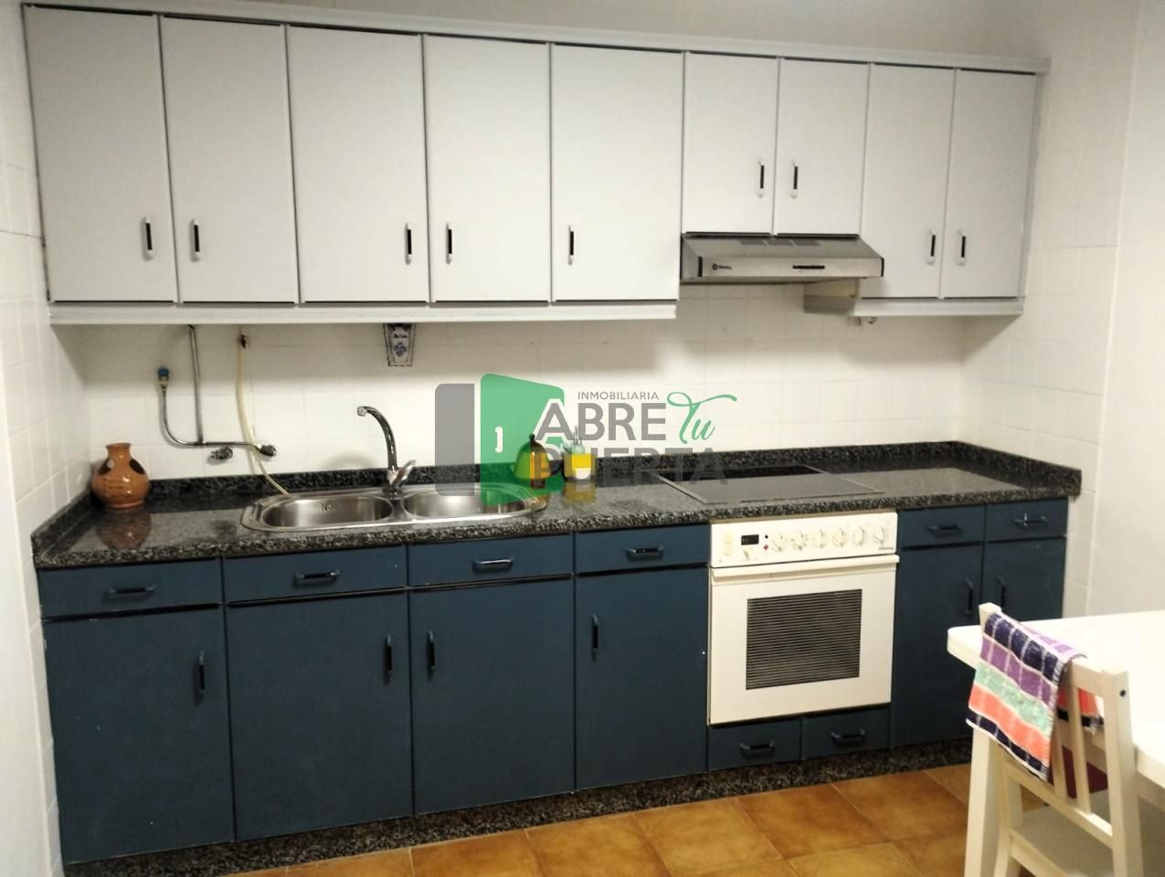 Kitchen of Flat to rent in Ourense Capital   with Air Conditioner, Heating and Parquet flooring
