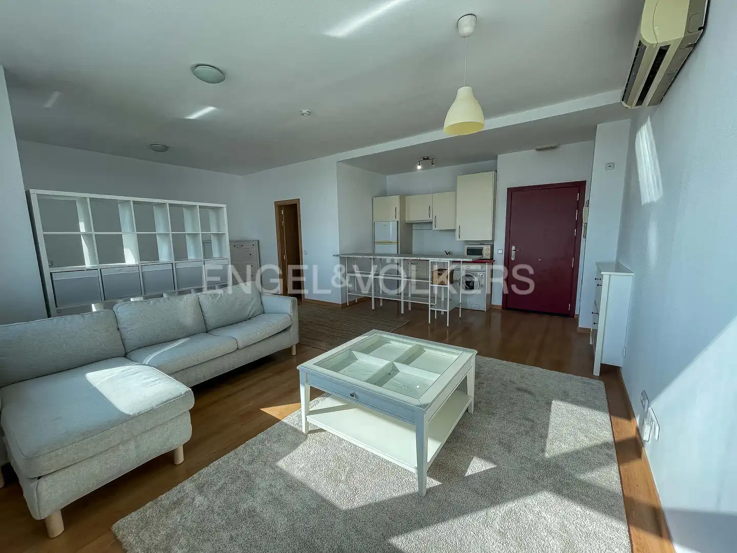 Living room of Study for rent in San Sebastián de los Reyes  with Air Conditioner, Heating and Parquet flooring