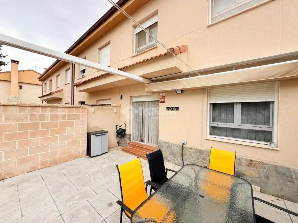 Terraza de Casa adosada en venta en Hontanares de Eresma con Calefacción