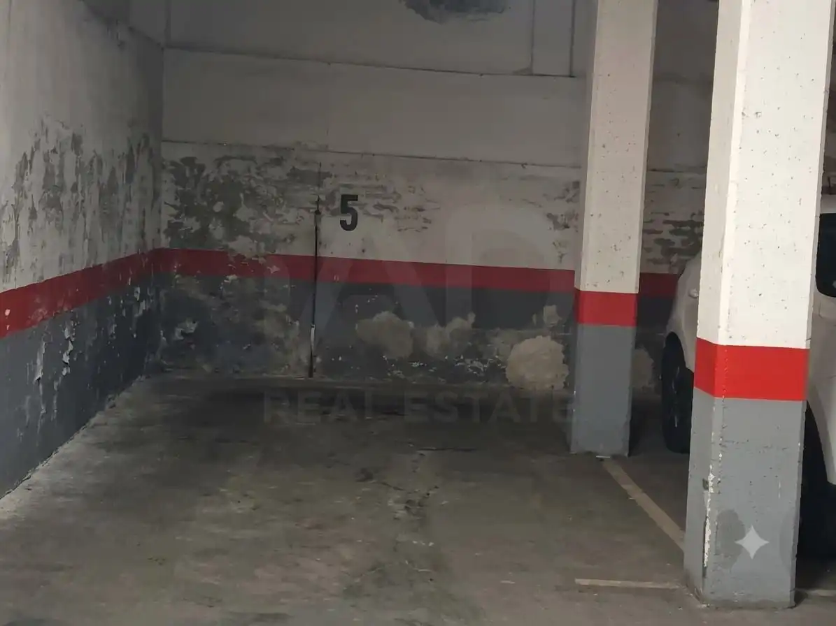 Einzelparkplatz zum Verkauf in Calle de Benita López 53