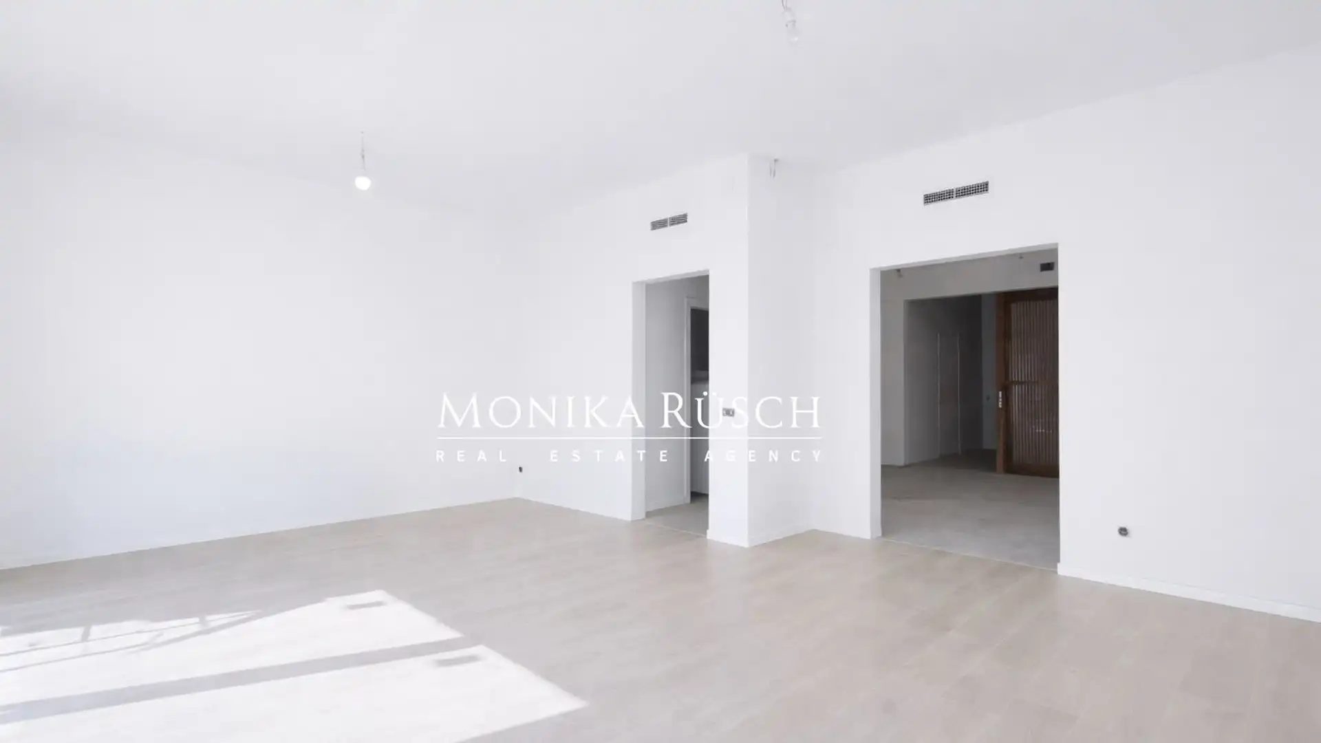 Living room of Flat for rent in  Barcelona Capital  with Air Conditioner and Heating
