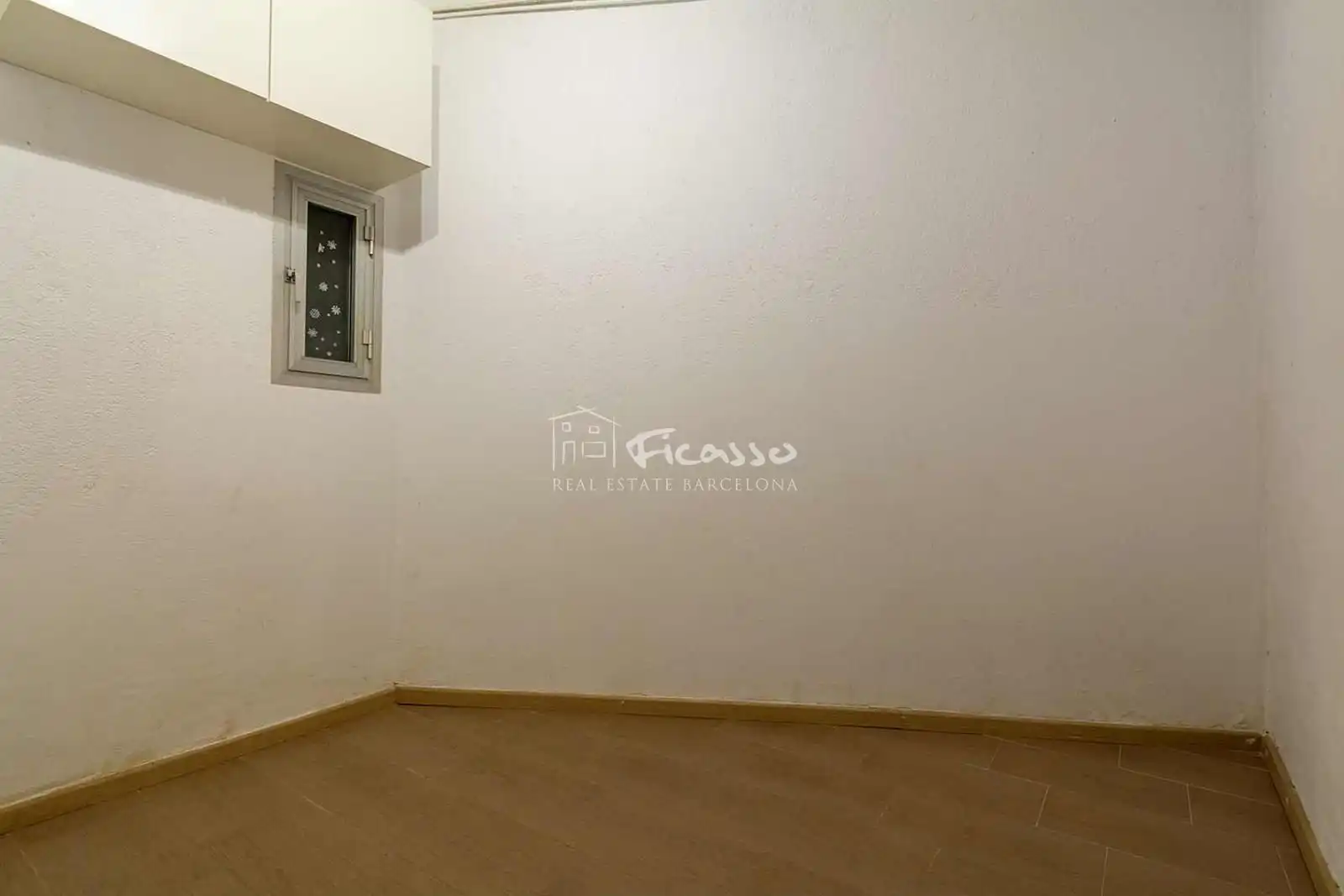 Bedroom of Flat for sale in Barcelona  with Air Conditioner, Heating and Oven