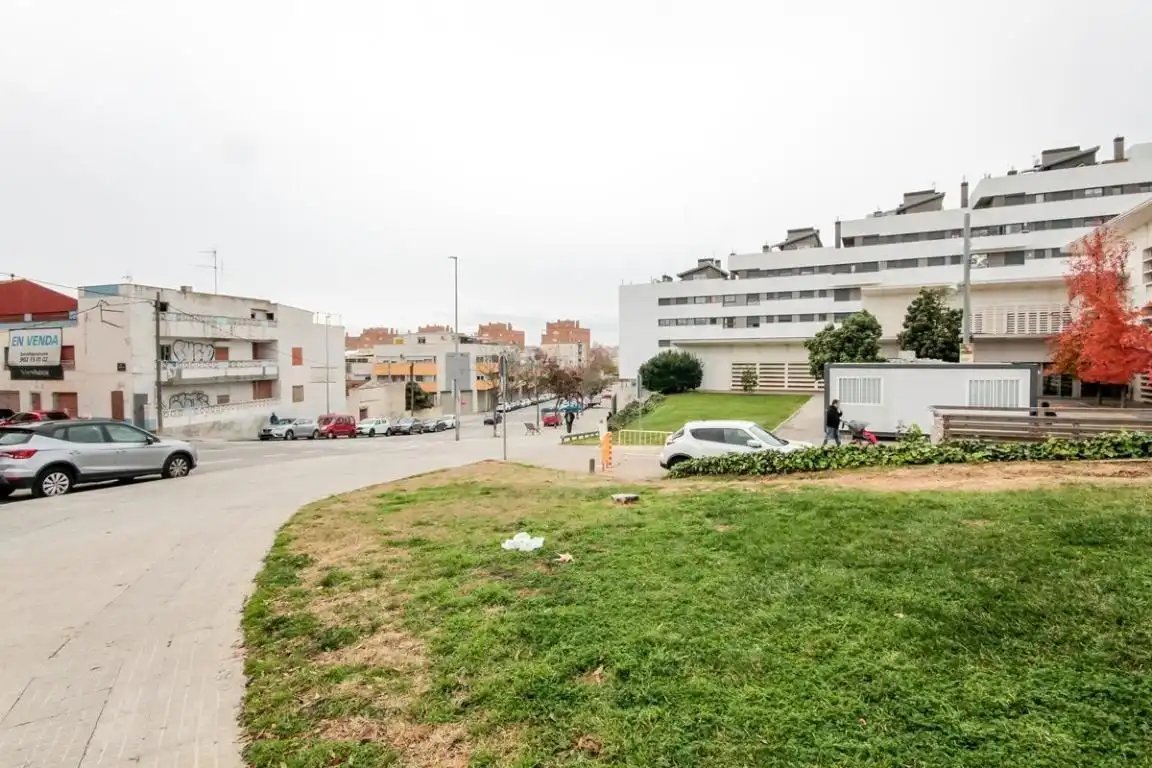 Außenansicht von Gebäude zum Verkauf in Terrassa