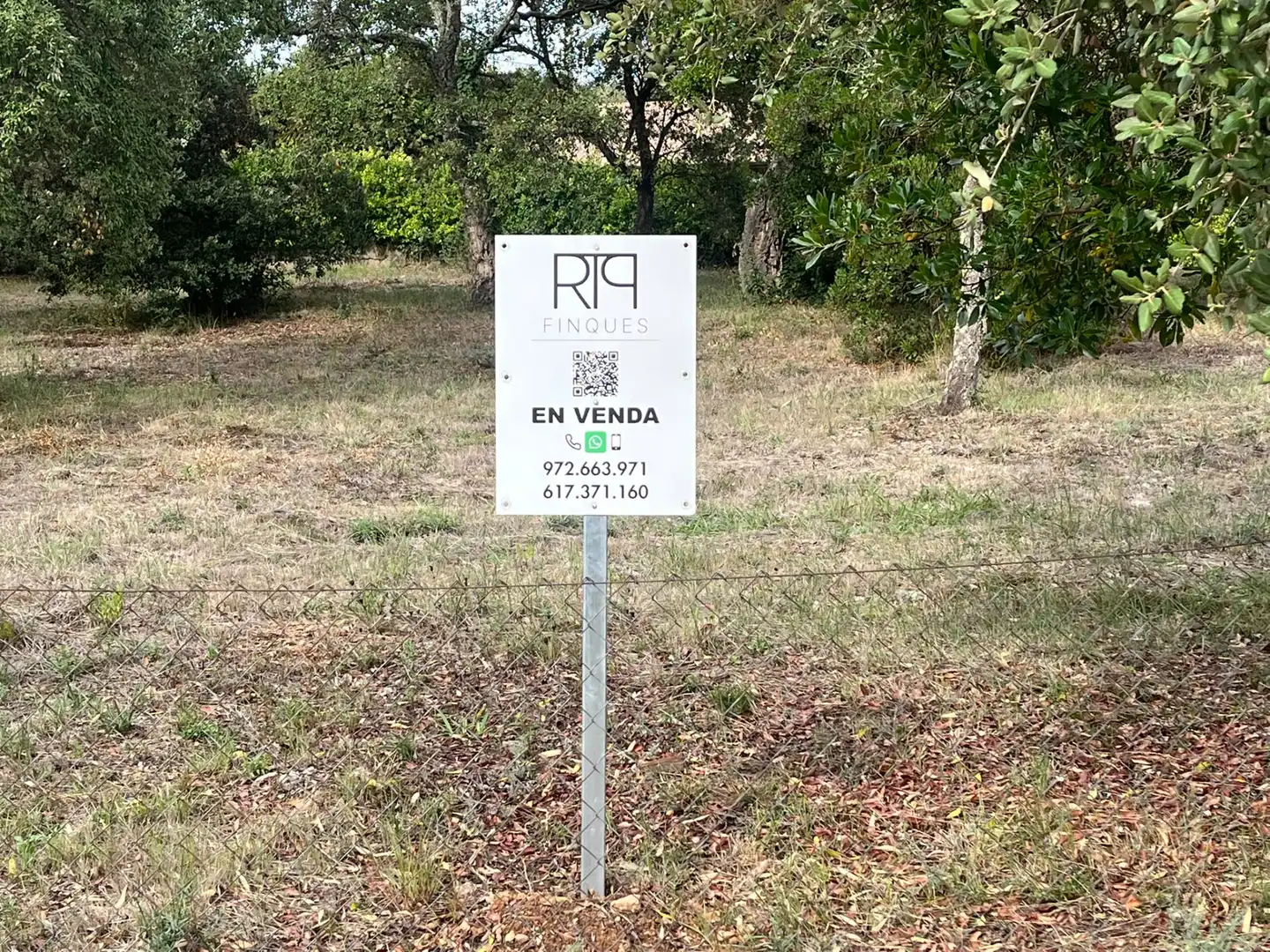 Terreny residencial en venda a Carrer Pla de l'Estany 3