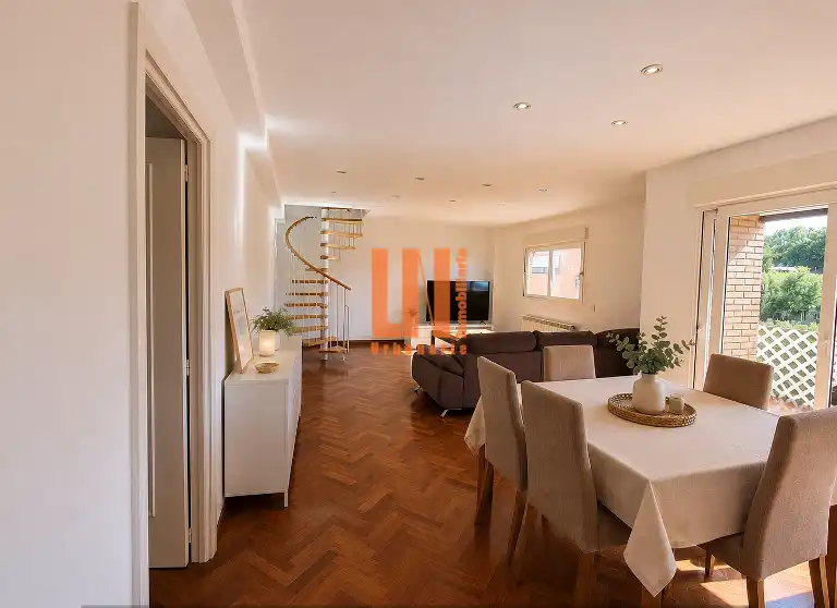 Sala de estar de Piso en venta en Madrid con Calefacción, Terraza y Piscina comunitaria