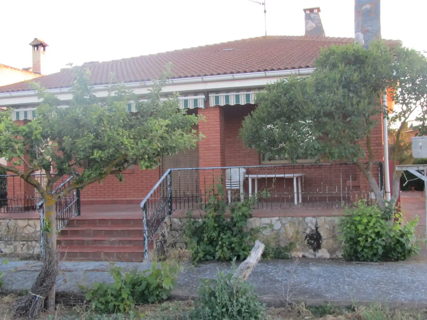 Vista exterior de Casa o chalet en venta en Villalmanzo con Calefacción, Jardín privado y Terraza