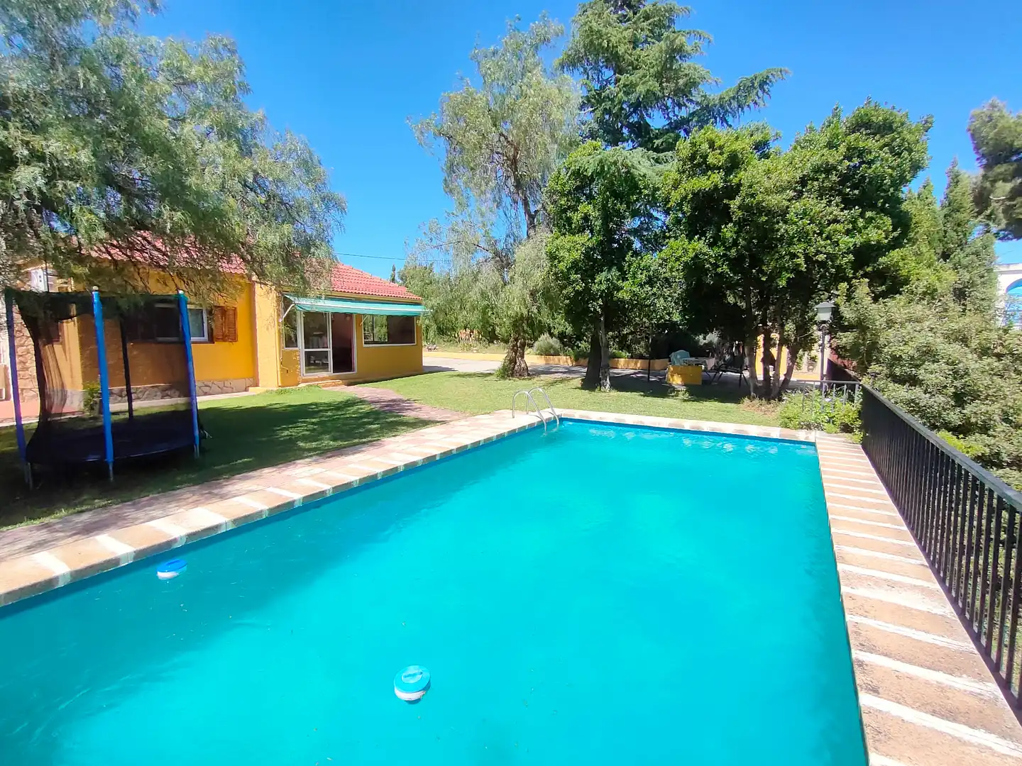 Swimming pool of Houses for sale in Godelleta  with Air Conditioner, Private garden and Terrace