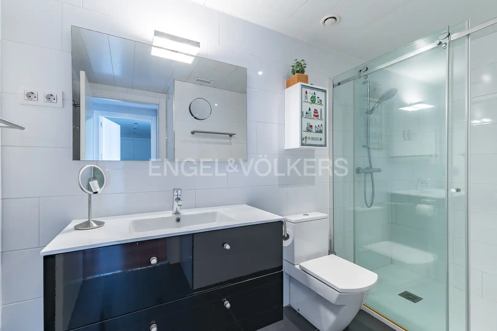 Bathroom of Duplexes for sale in Sitges  with Air Conditioner, Heating and Parquet flooring